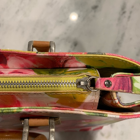 Leather Italian handbag, in bright flower motif. - Picture 5 of 8